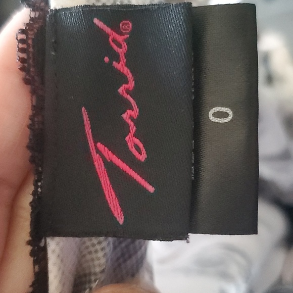 Torrid Women's Bird Floral Print Satin Lace Cami Tank - Picture 5 of 9